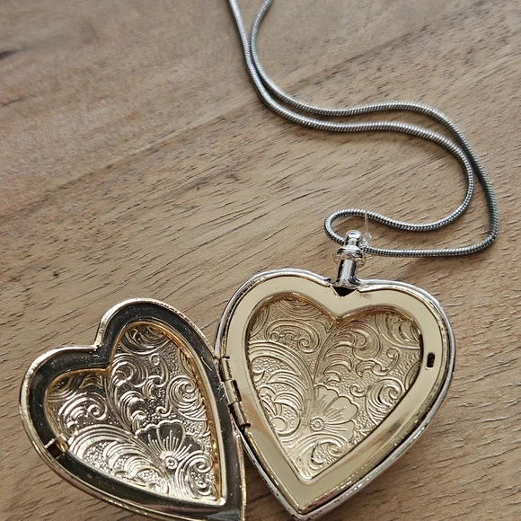 Heart Locket Necklace - Picture 3 of 10